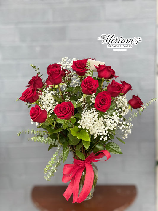 24 red Blooming Roses